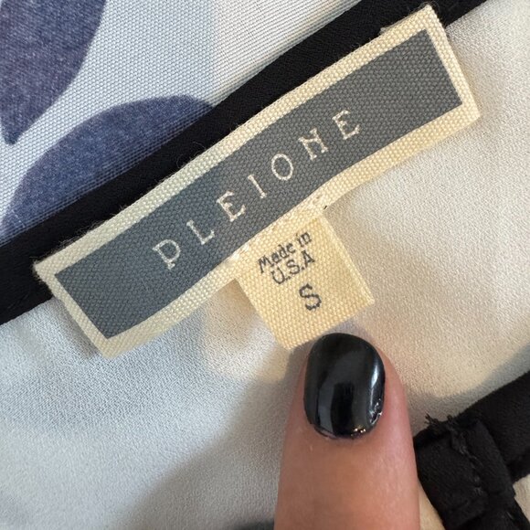 Pleione Women’s White Sleeveless Blouse Size S – Sheer Layered Top with Black Tr - Picture 2 of 5